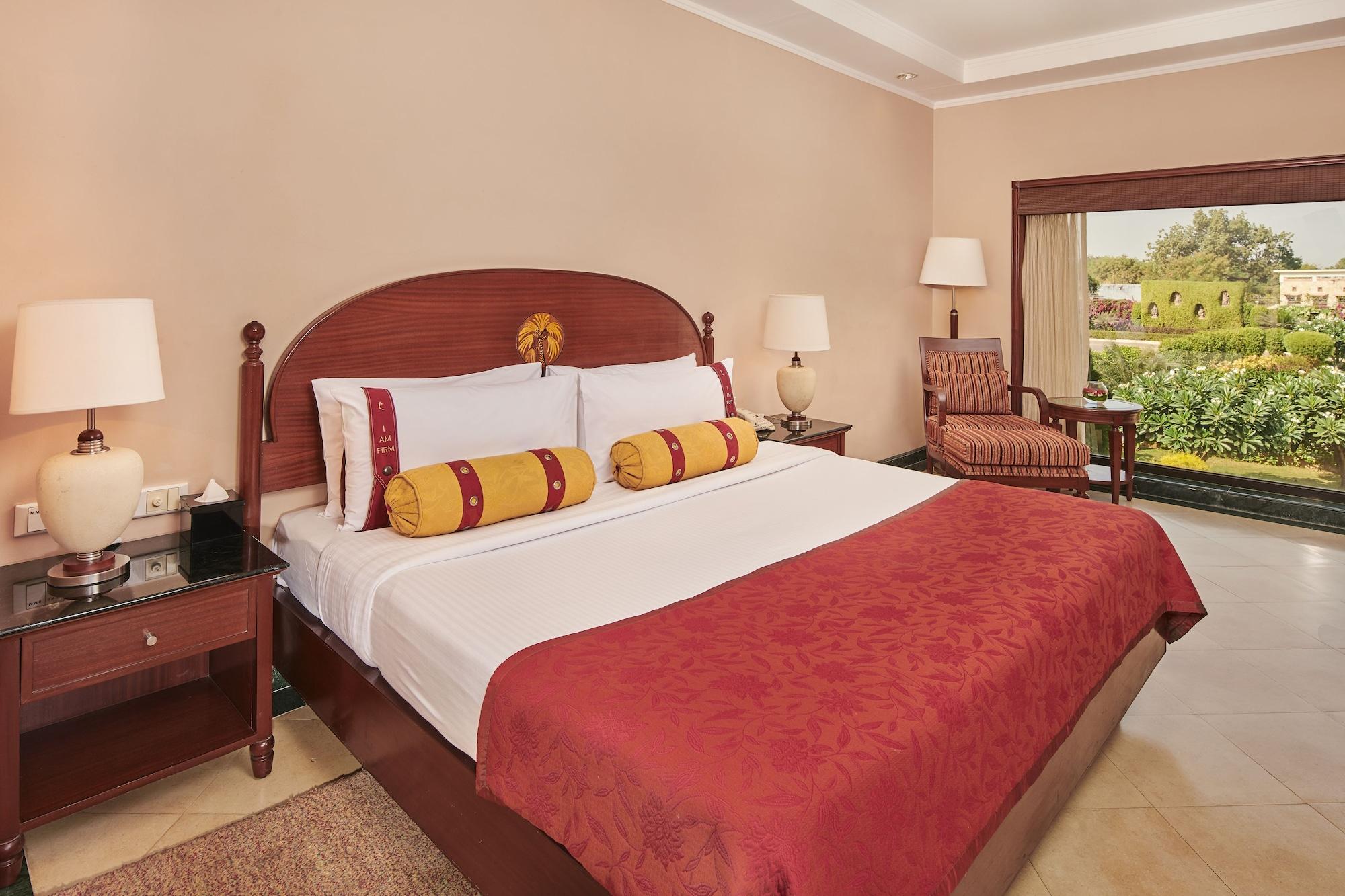 The Lalit Temple View Hotel Khadzsuráhó Kültér fotó