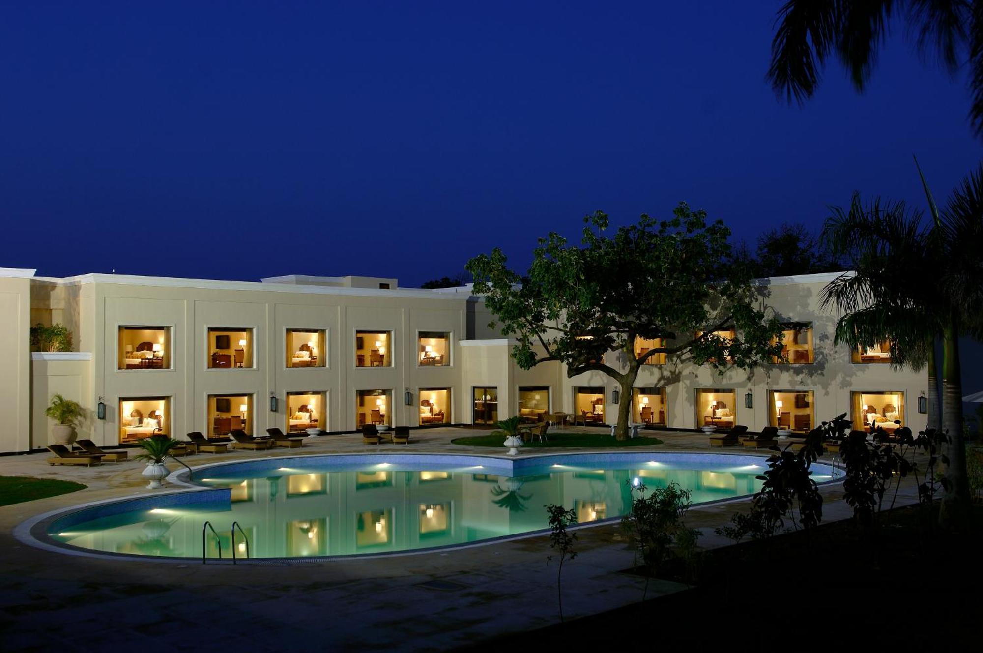 The Lalit Temple View Hotel Khadzsuráhó Kültér fotó