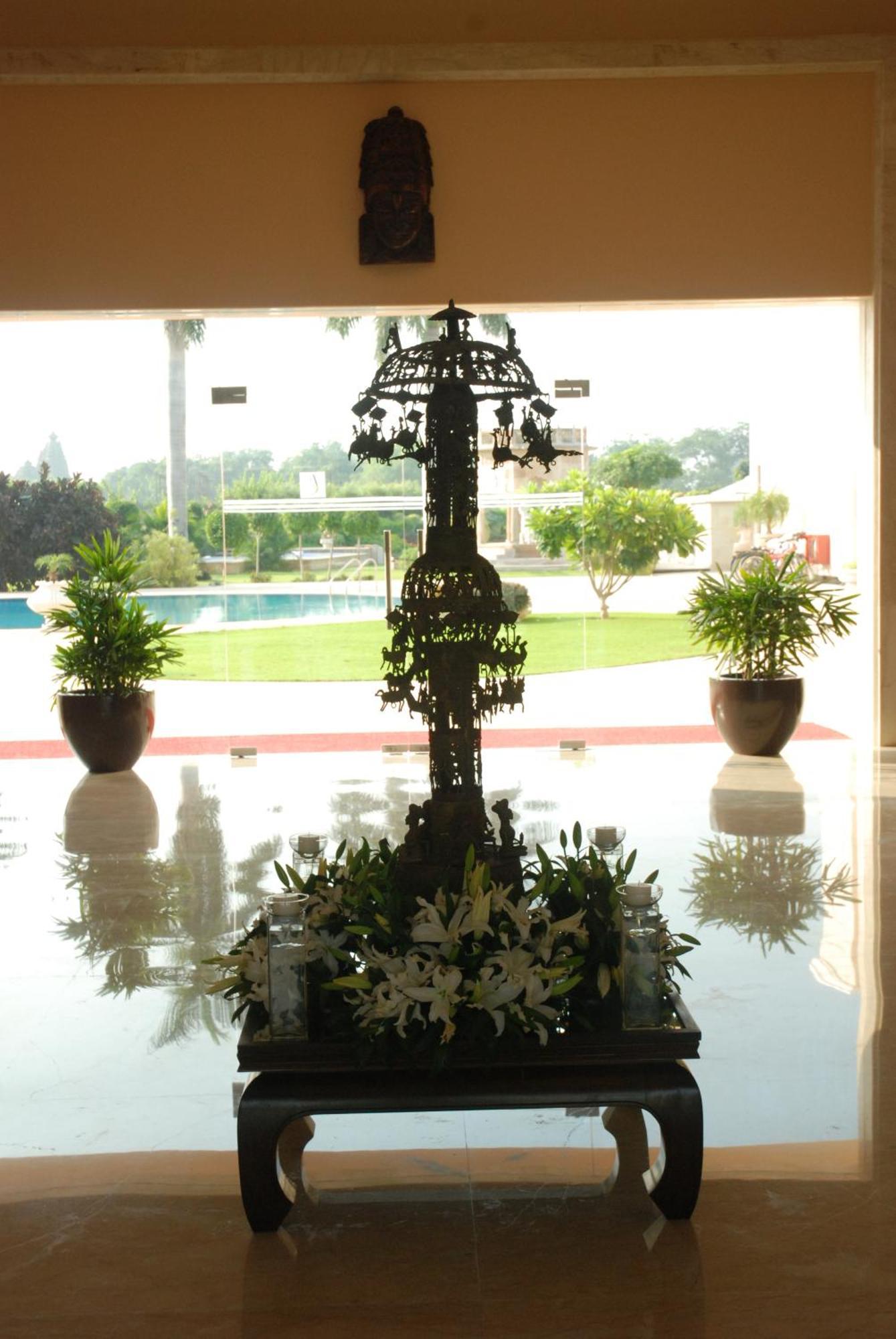 The Lalit Temple View Hotel Khadzsuráhó Kültér fotó