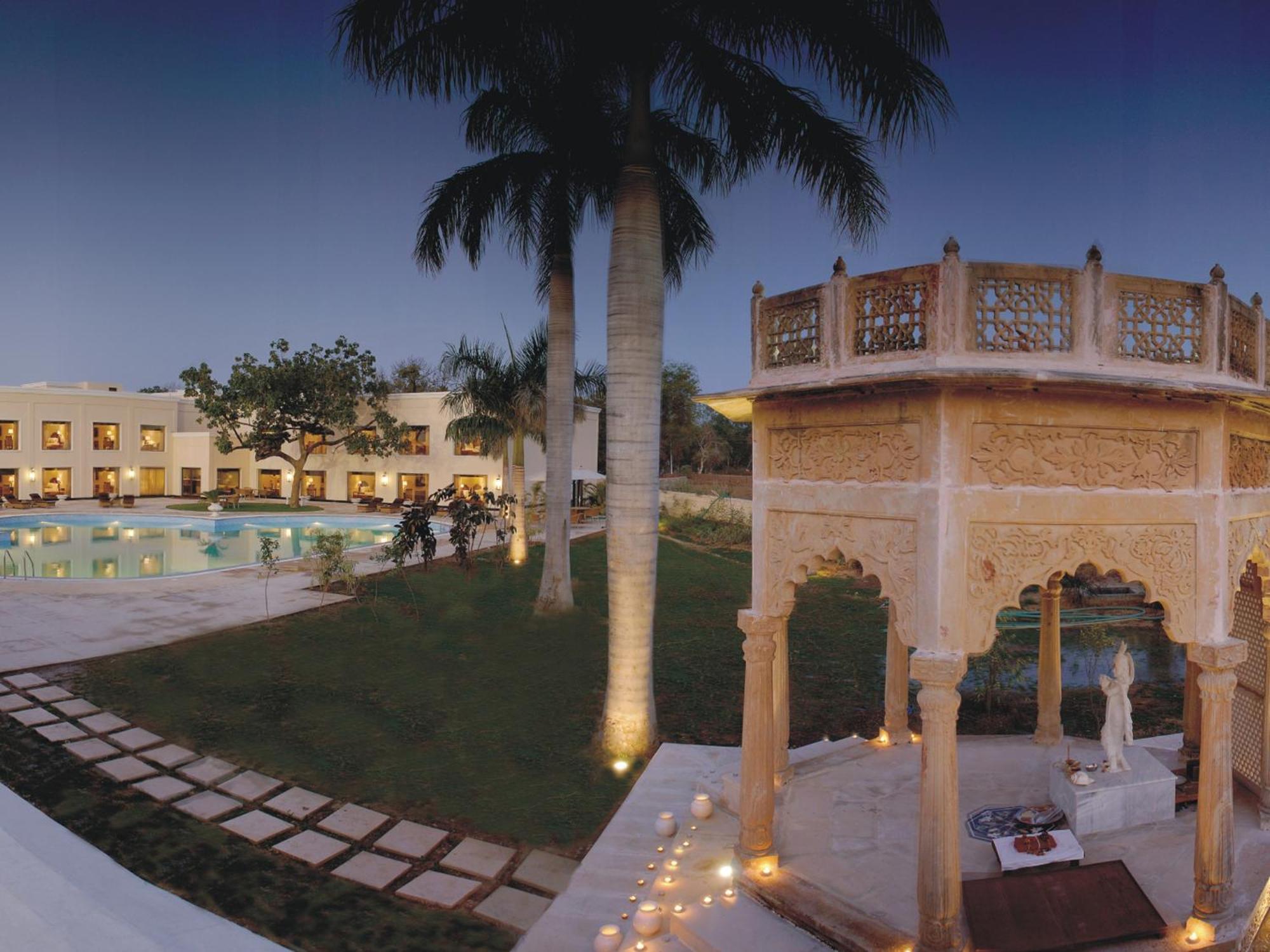 The Lalit Temple View Hotel Khadzsuráhó Kültér fotó