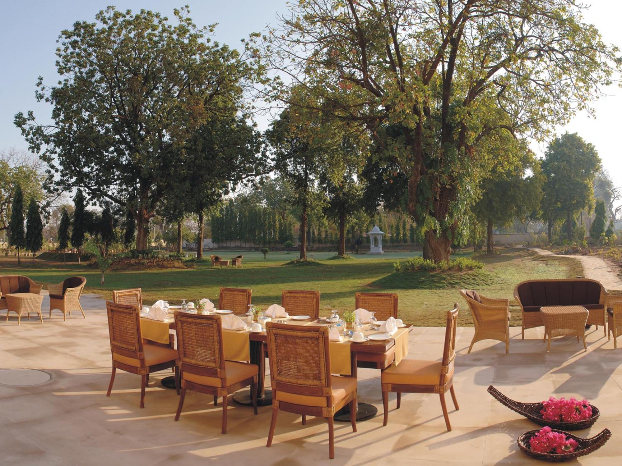 The Lalit Temple View Hotel Khadzsuráhó Kültér fotó