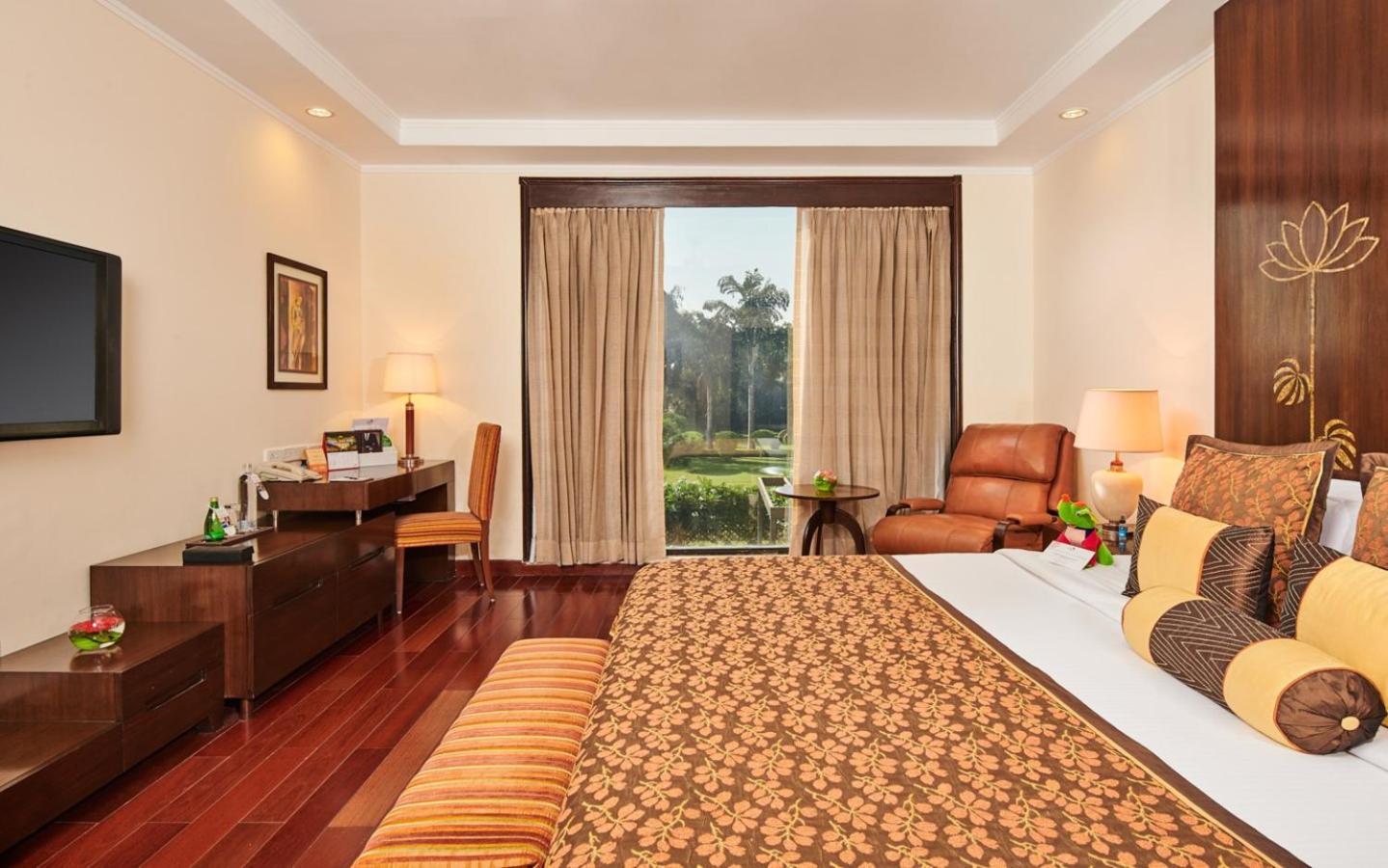 The Lalit Temple View Hotel Khadzsuráhó Kültér fotó