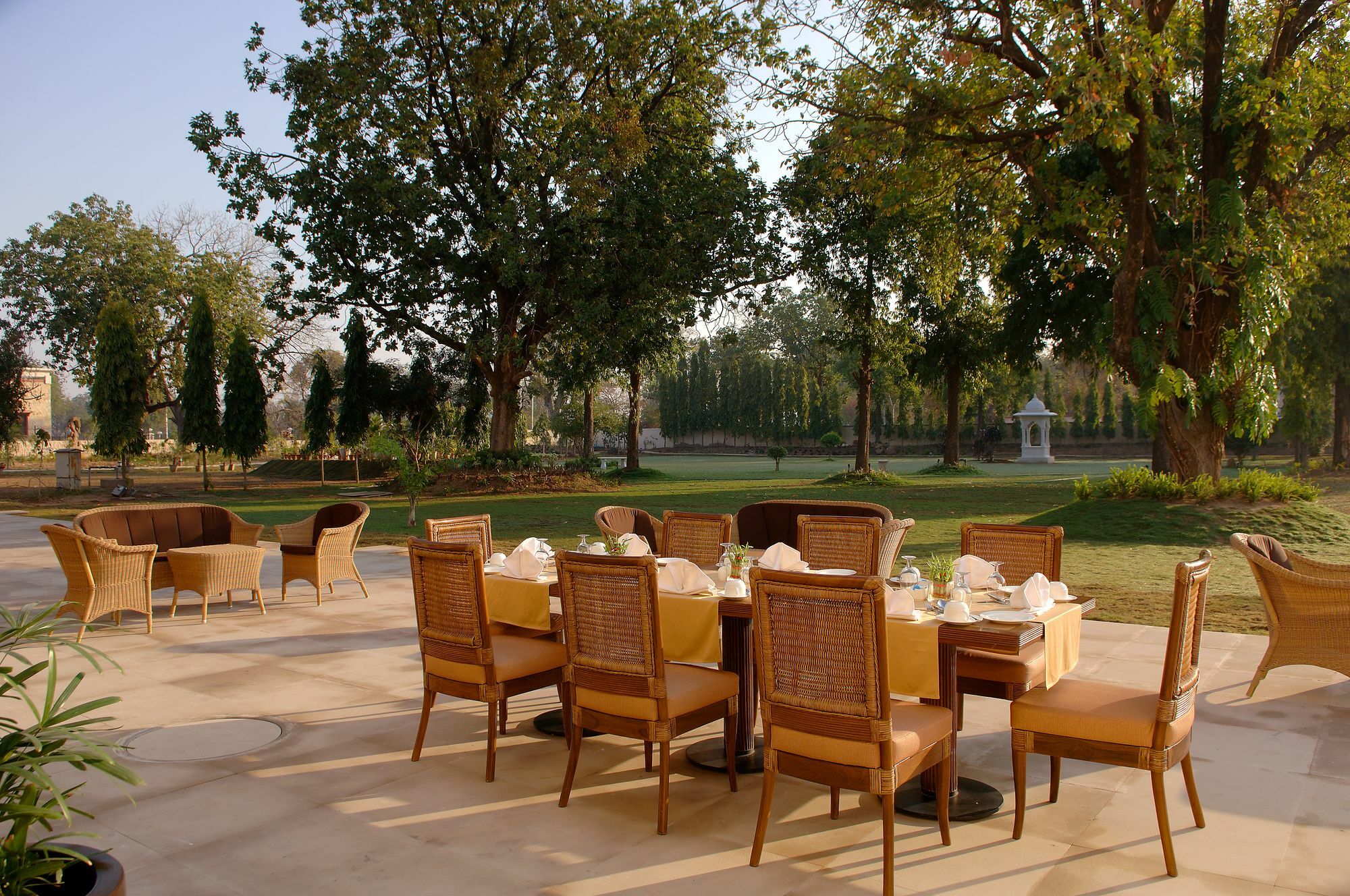 The Lalit Temple View Hotel Khadzsuráhó Étterem fotó