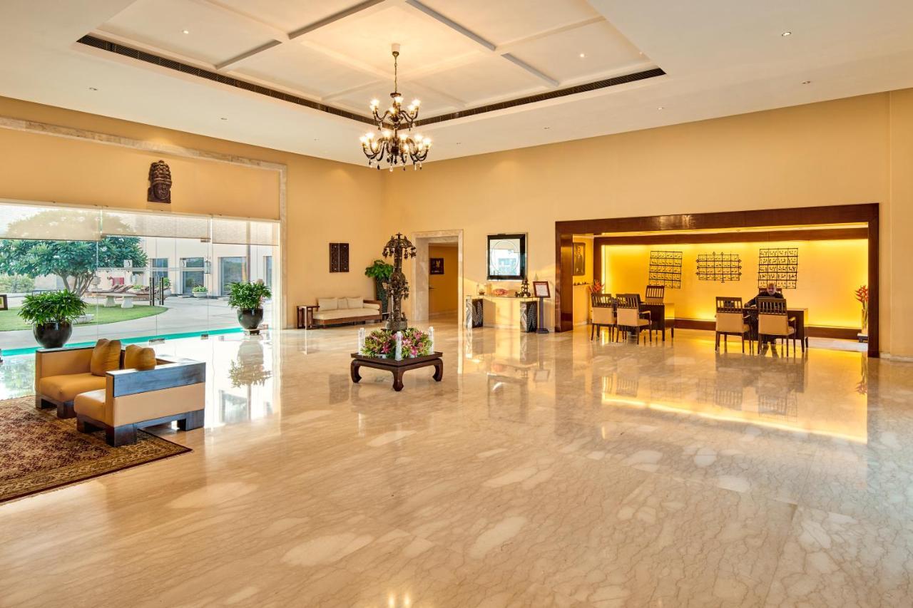 The Lalit Temple View Hotel Khadzsuráhó Kültér fotó